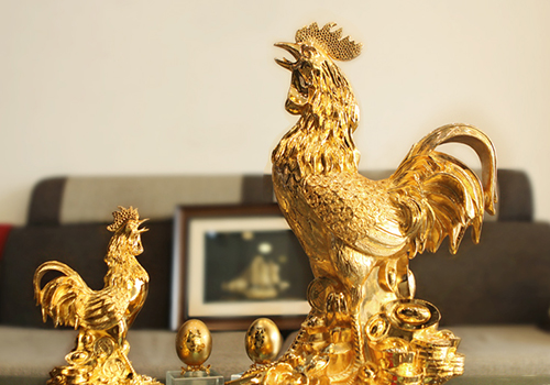 Biểu tượng con gà trong tác phẩm điêu khắc